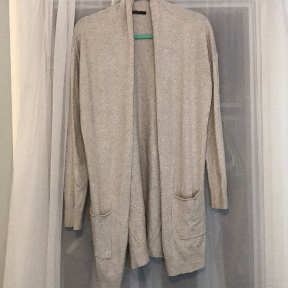 Gray cardigan with pockets